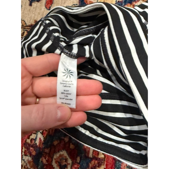 Athleta Striped Crop Leggings Black White XS High Rise Stretch Yoga Pants Capri - Picture 6 of 9